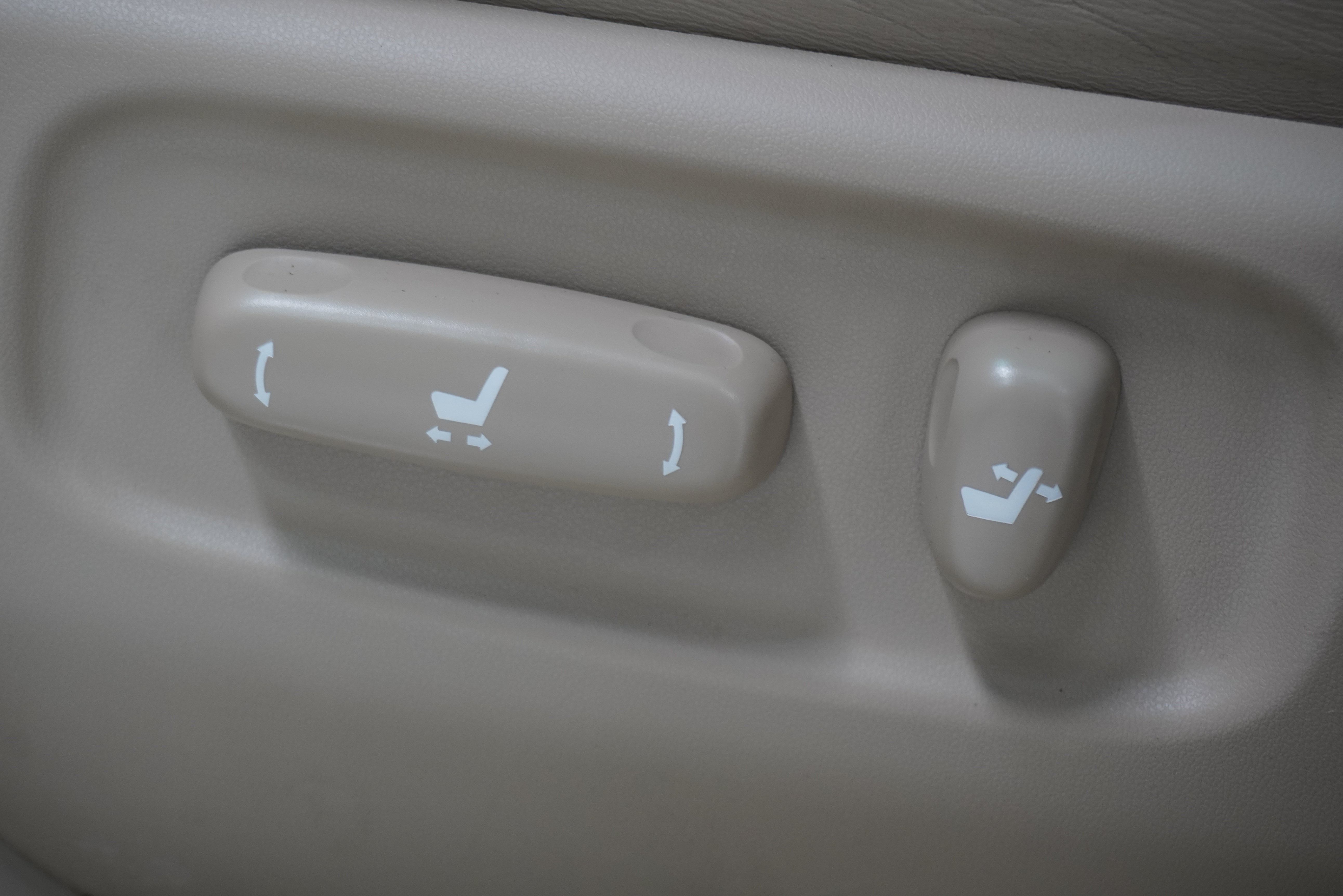 Used 2004 Lexus RX 330 FWD image 14