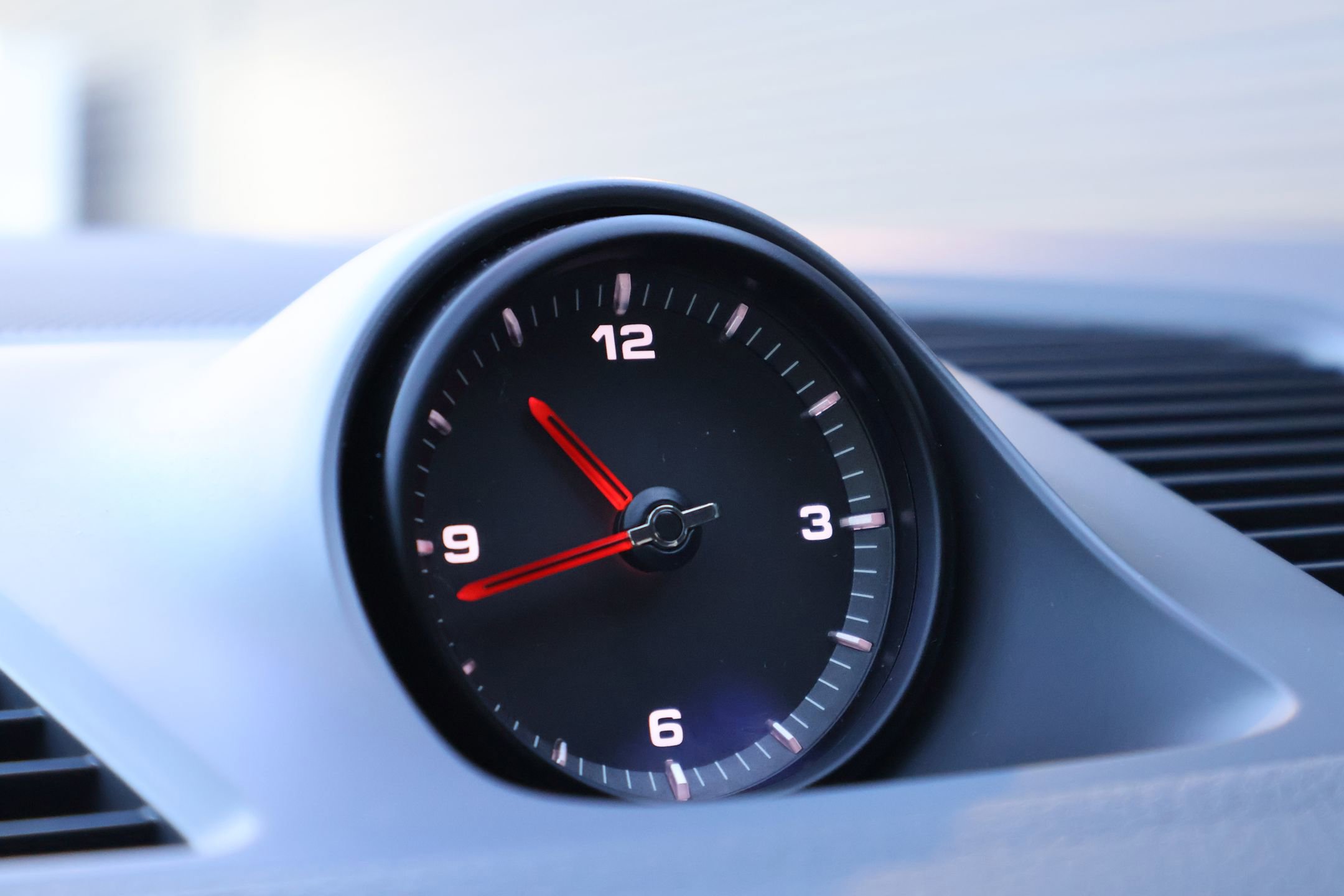 Certified 2023 Porsche Cayenne Platinum Edition image 22