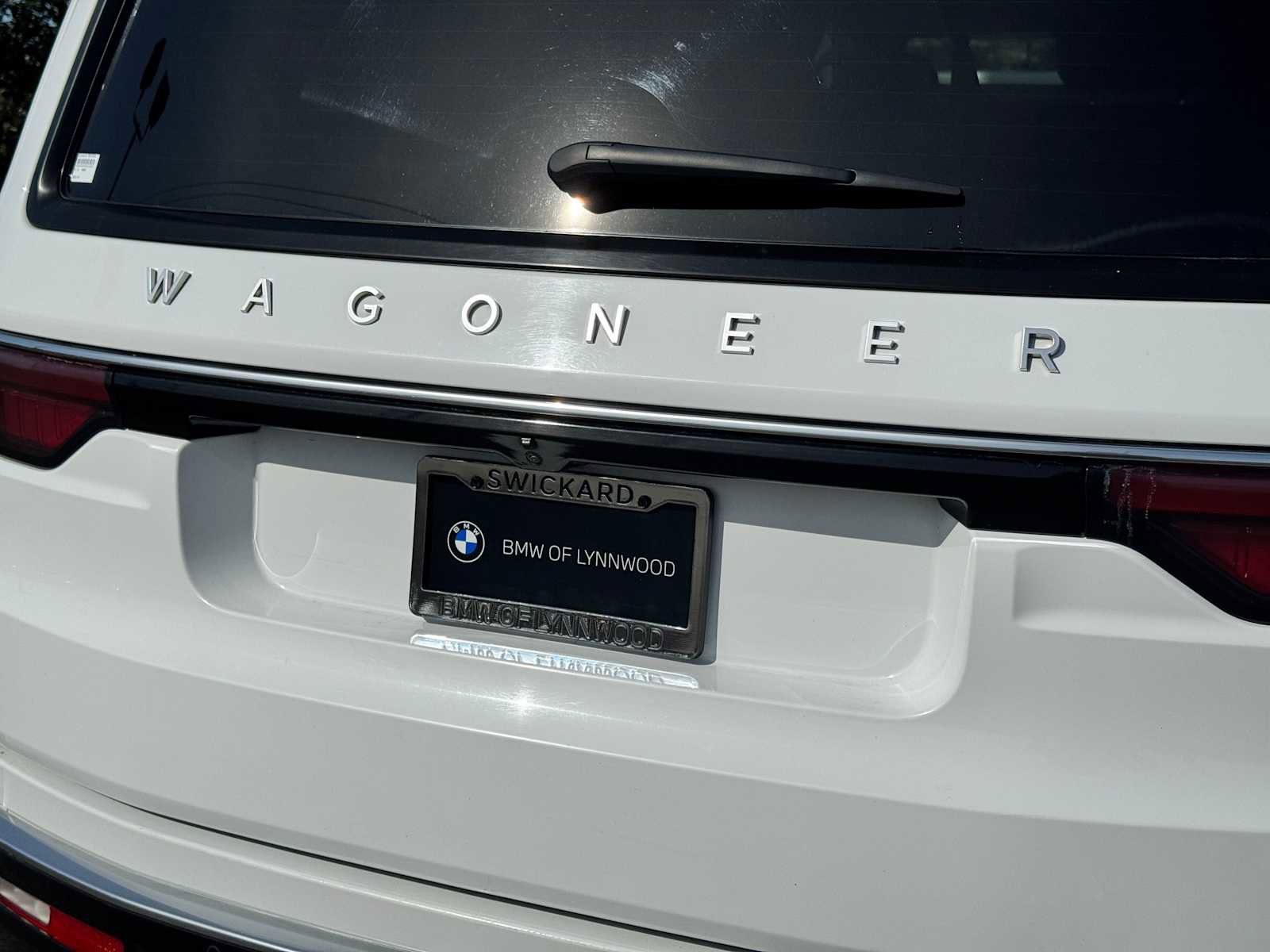 Used 2024 Jeep Wagoneer Series II w/ Flexible Seating Group image 16