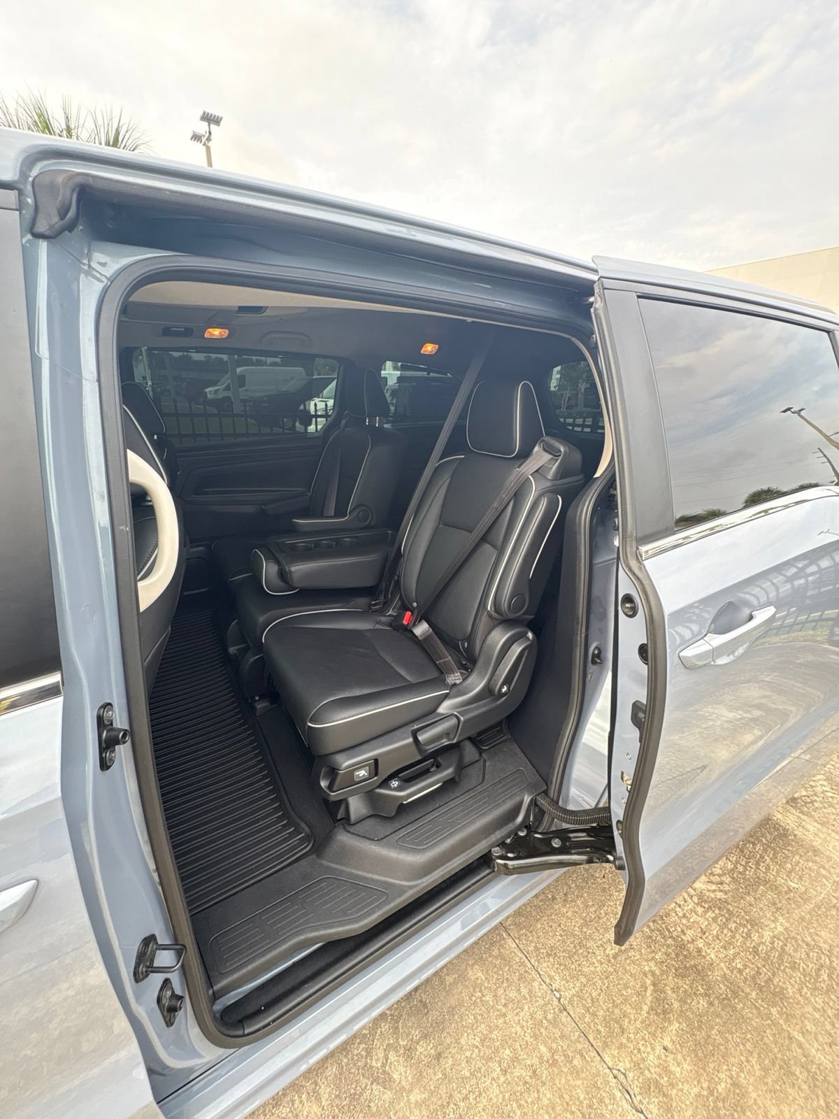 Used 2025 Honda Odyssey Touring image 17