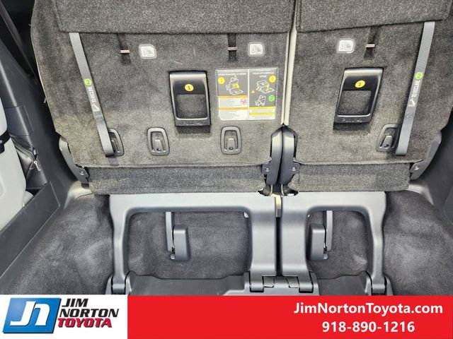 Used 2026 Toyota Sienna XLE FWD image 33