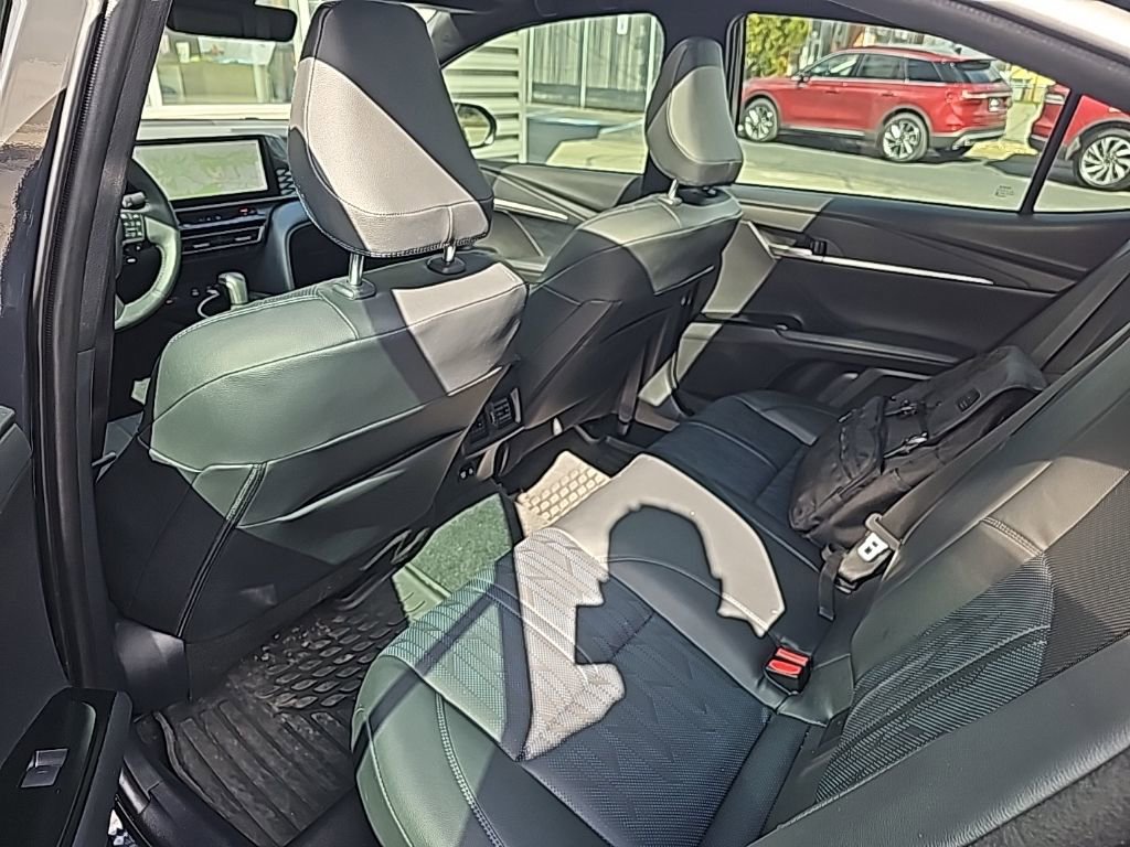 Used 2025 Toyota Camry XSE image 9