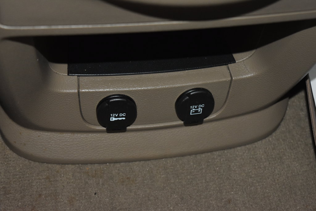 Used 2015 Chrysler Town & Country Touring-L w/ Driver Convenience Group FWD image 16