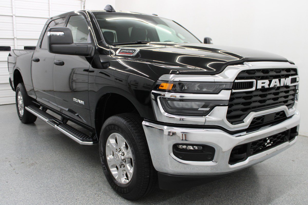 Used 2026 RAM 2500 Big Horn AWD/4WD image 4