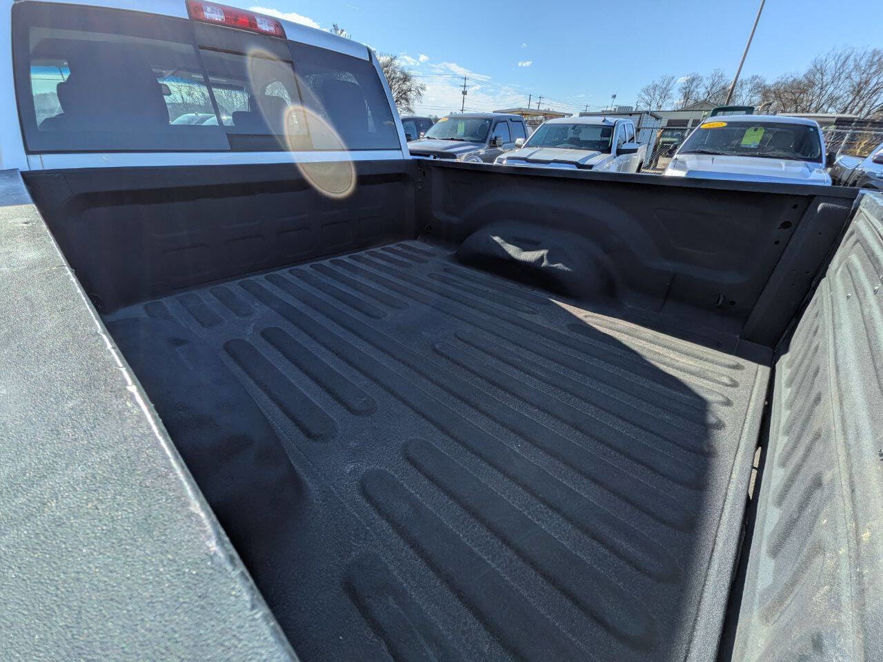 Used 2016 RAM 2500 SLT image 10