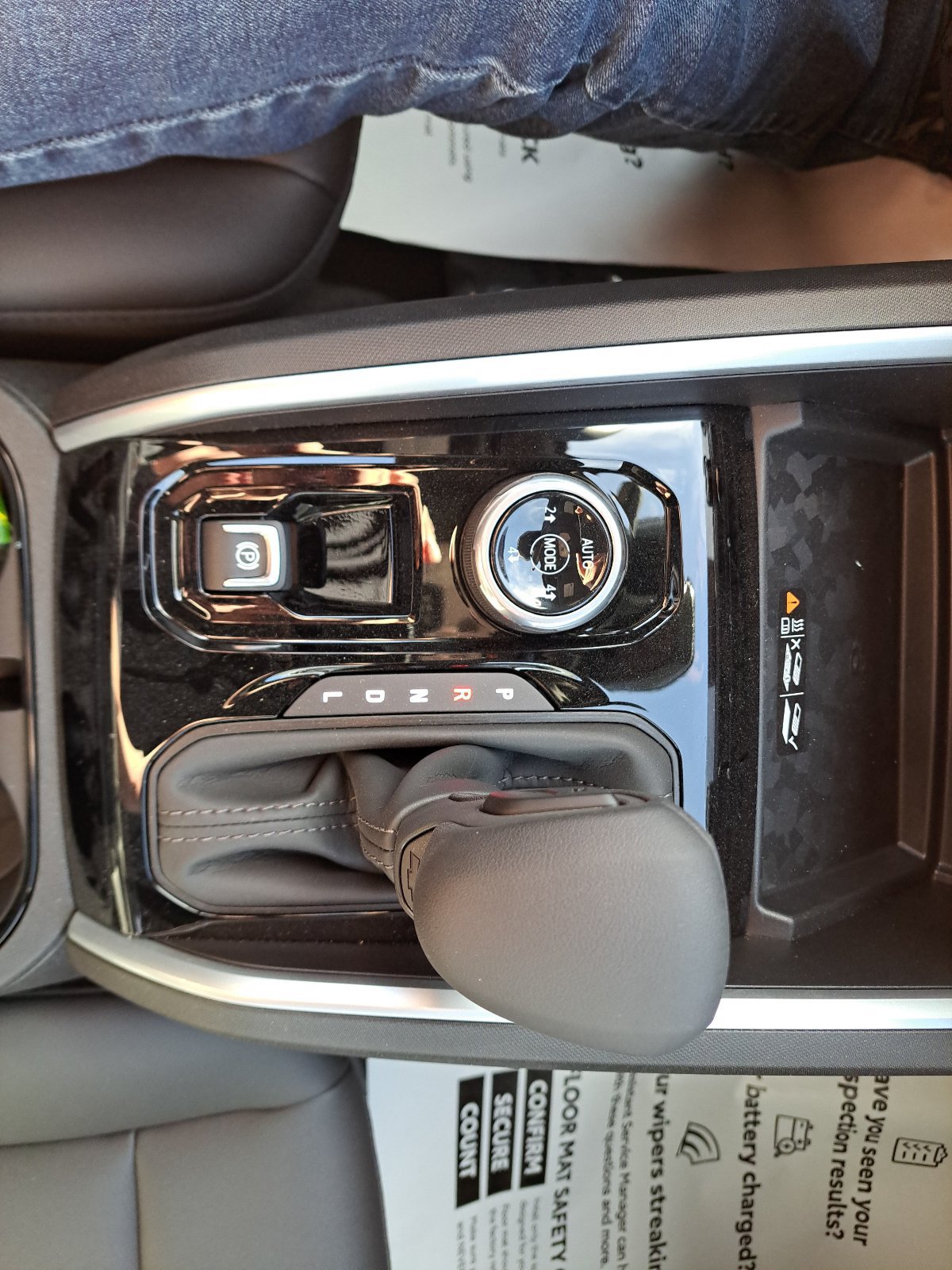 New 2026 Chevrolet Colorado Trail Boss w/ Off-Road Front Bumper Package AWD/4WD image 37
