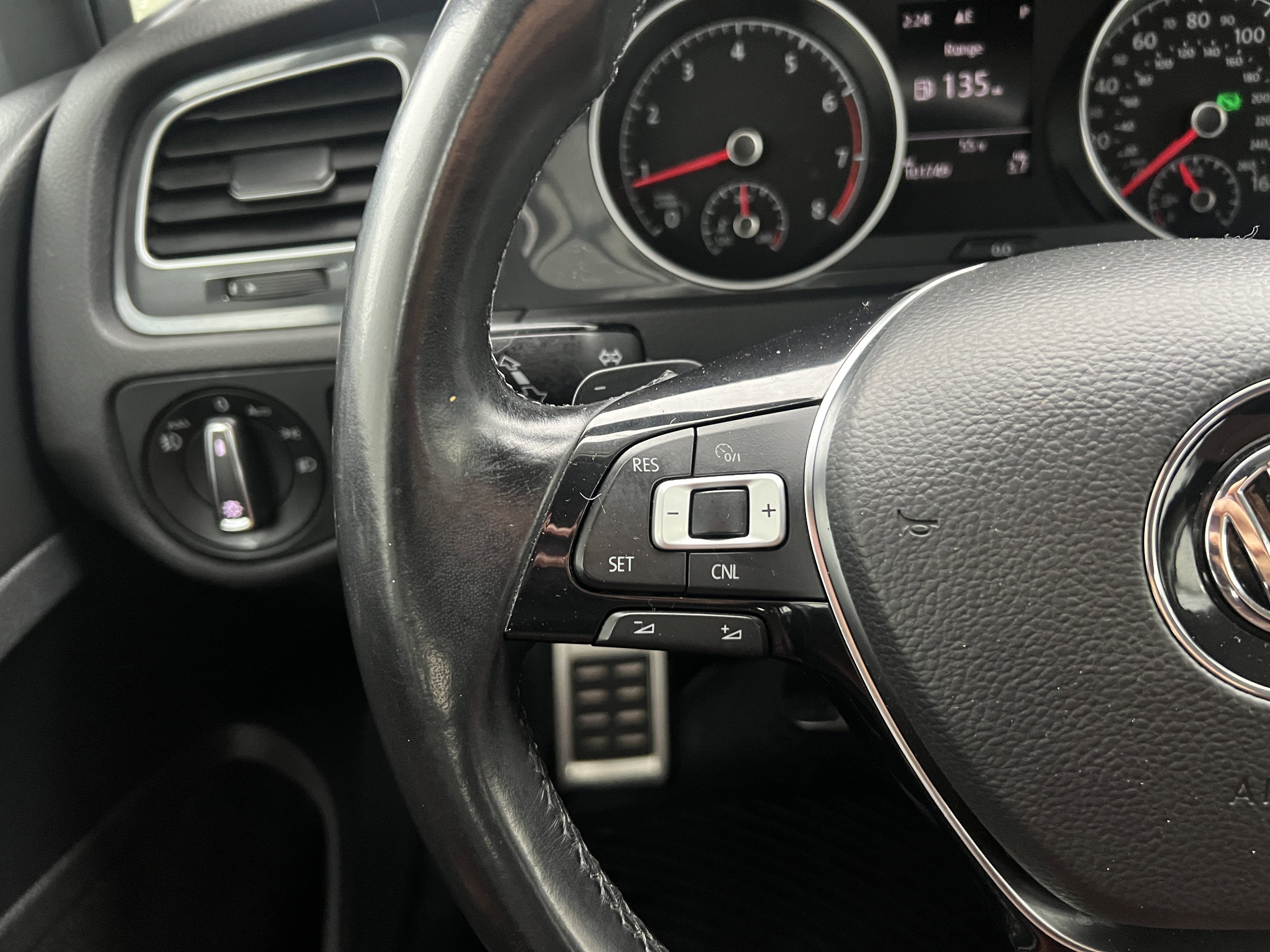 Used 2018 Volkswagen Golf Alltrack SE image 27