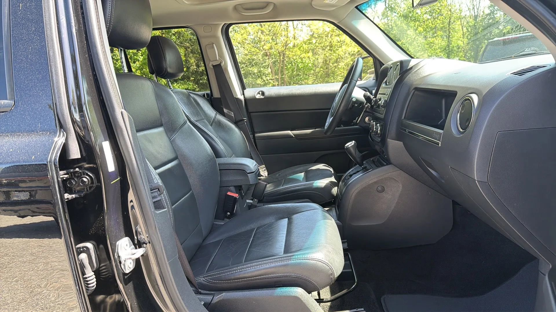 Used 2015 Jeep Patriot High Altitude image 16