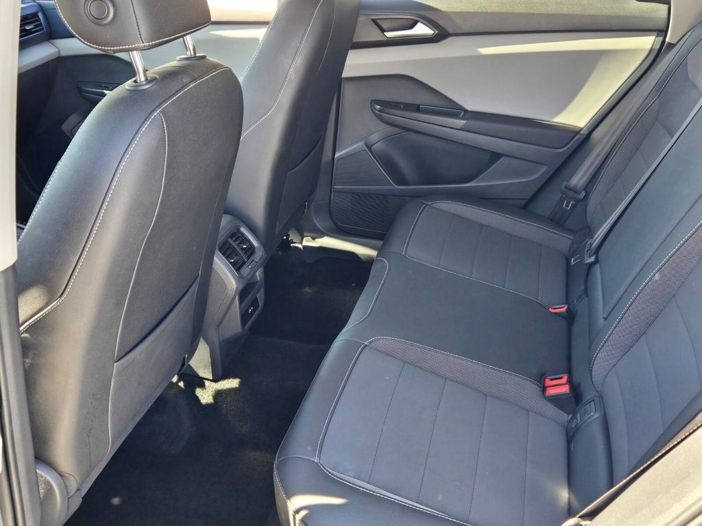 Used 2022 Volkswagen Taos SE w/ IQ.Drive SE Package image 12