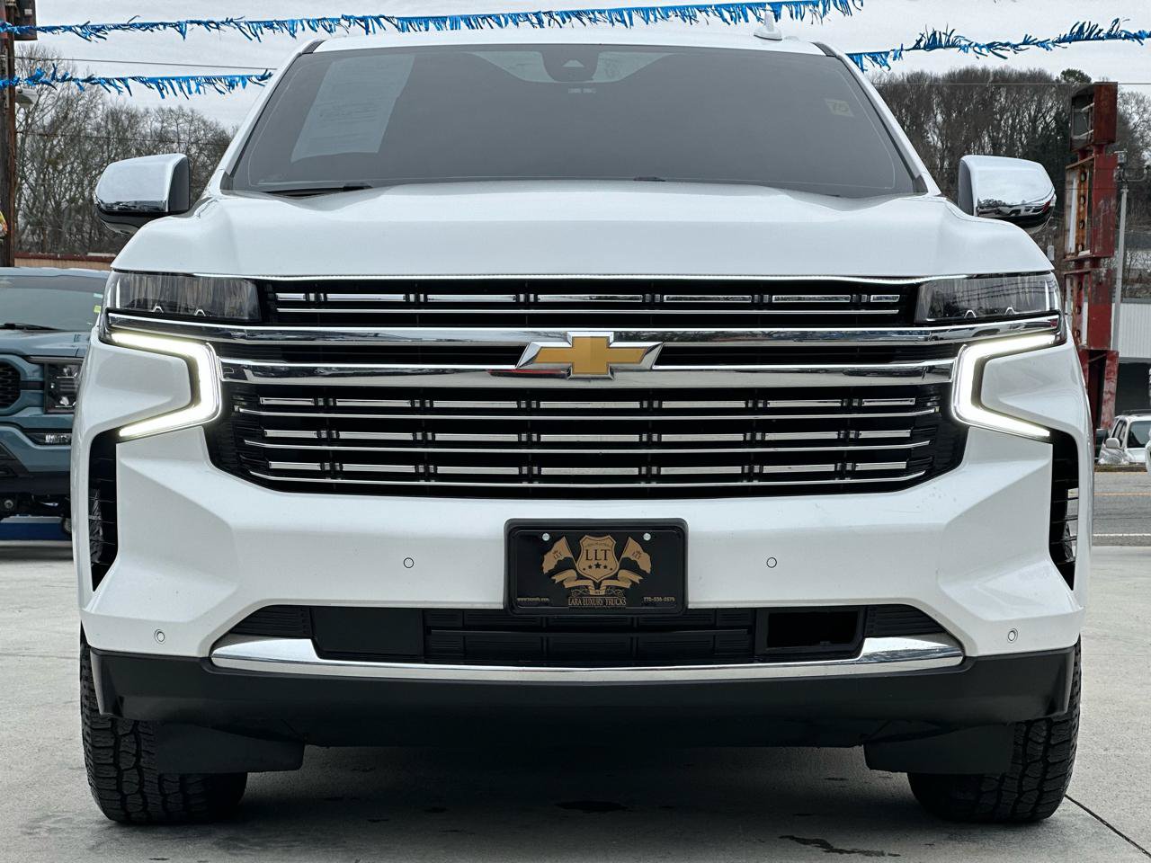 Used 2022 Chevrolet Suburban Premier AWD/4WD image 2
