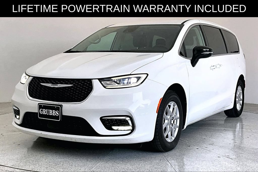 Used 2024 Chrysler Pacifica Touring-L FWD image 14
