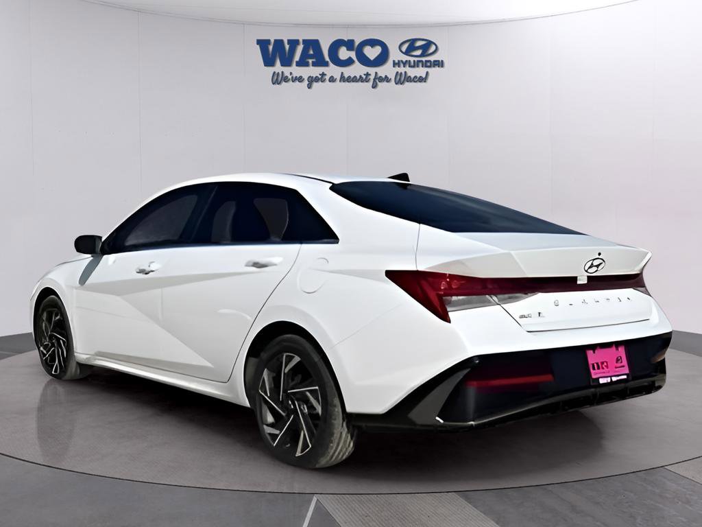 Used 2025 Hyundai Elantra Sport image 7