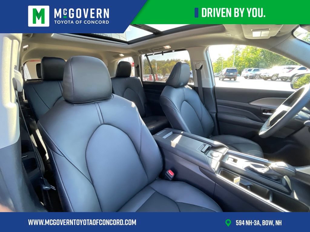Used 2026 Toyota Grand Highlander AWD image 37