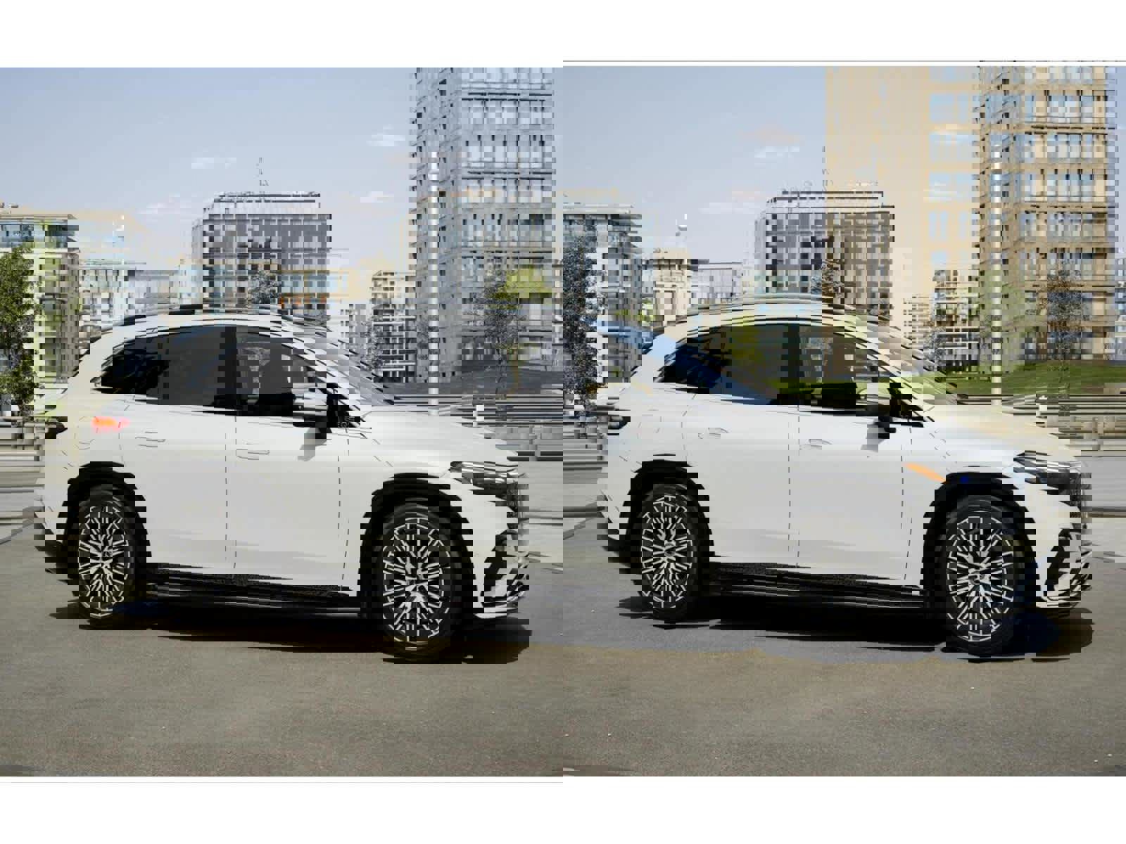 New 2026 Mercedes-Benz EQS 400 4MATIC SUV image 14
