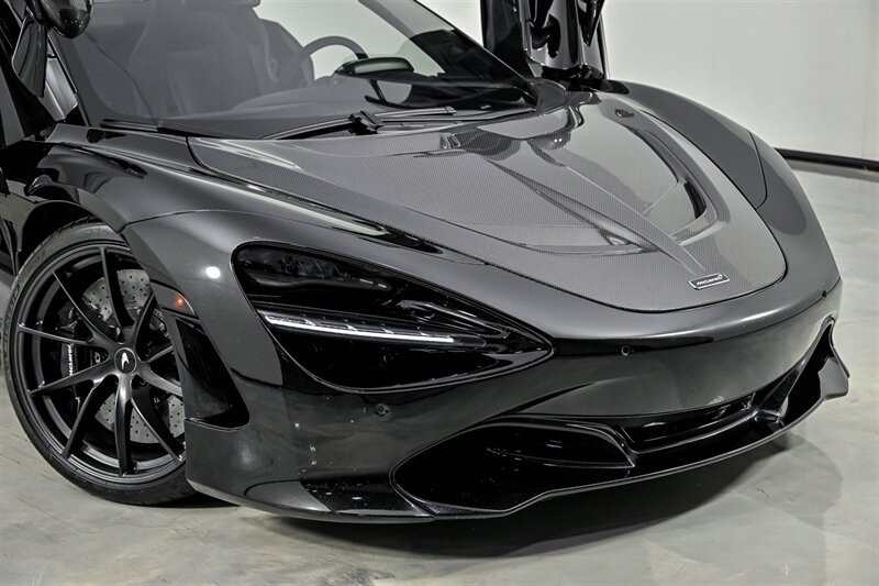 Used 2020 McLaren 720S Performance RWD image 2