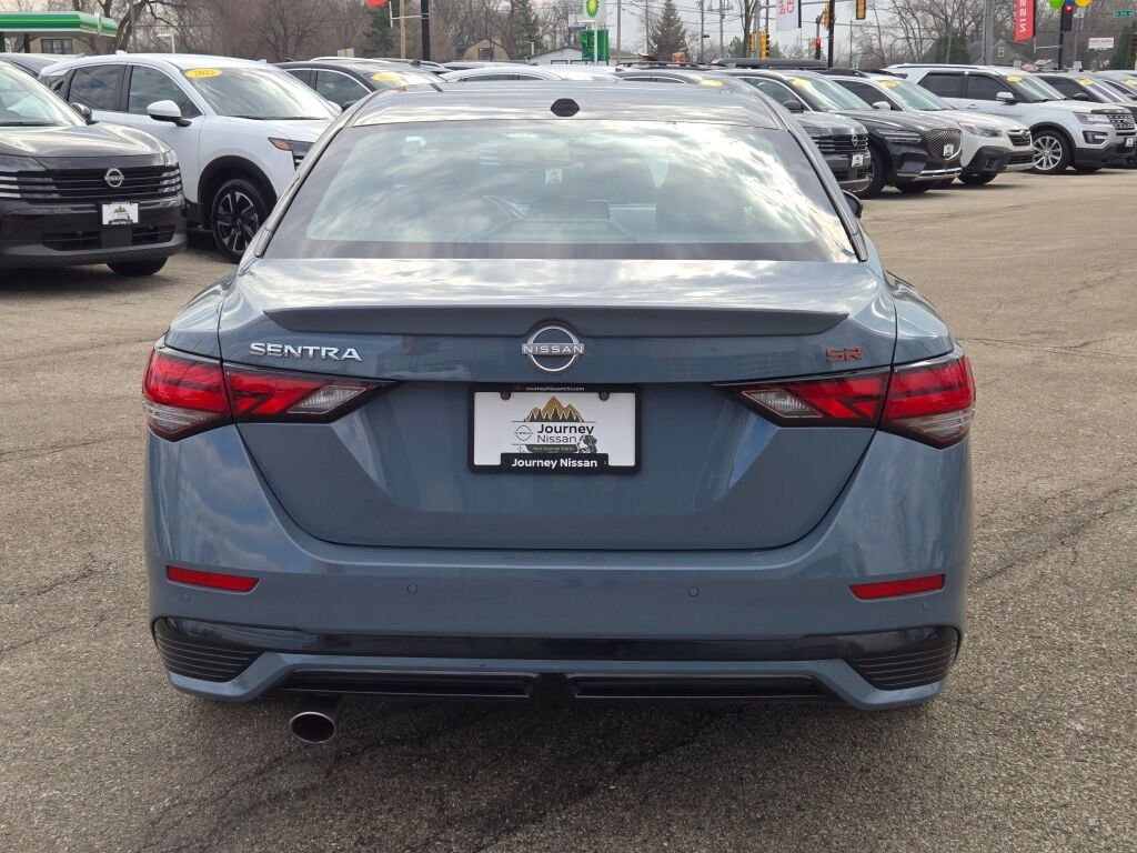 Used 2025 Nissan Sentra SR w/ SR Premium Package image 12