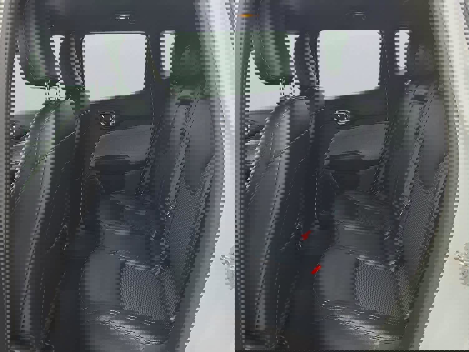 Used 2024 Jeep Compass Latitude image 43