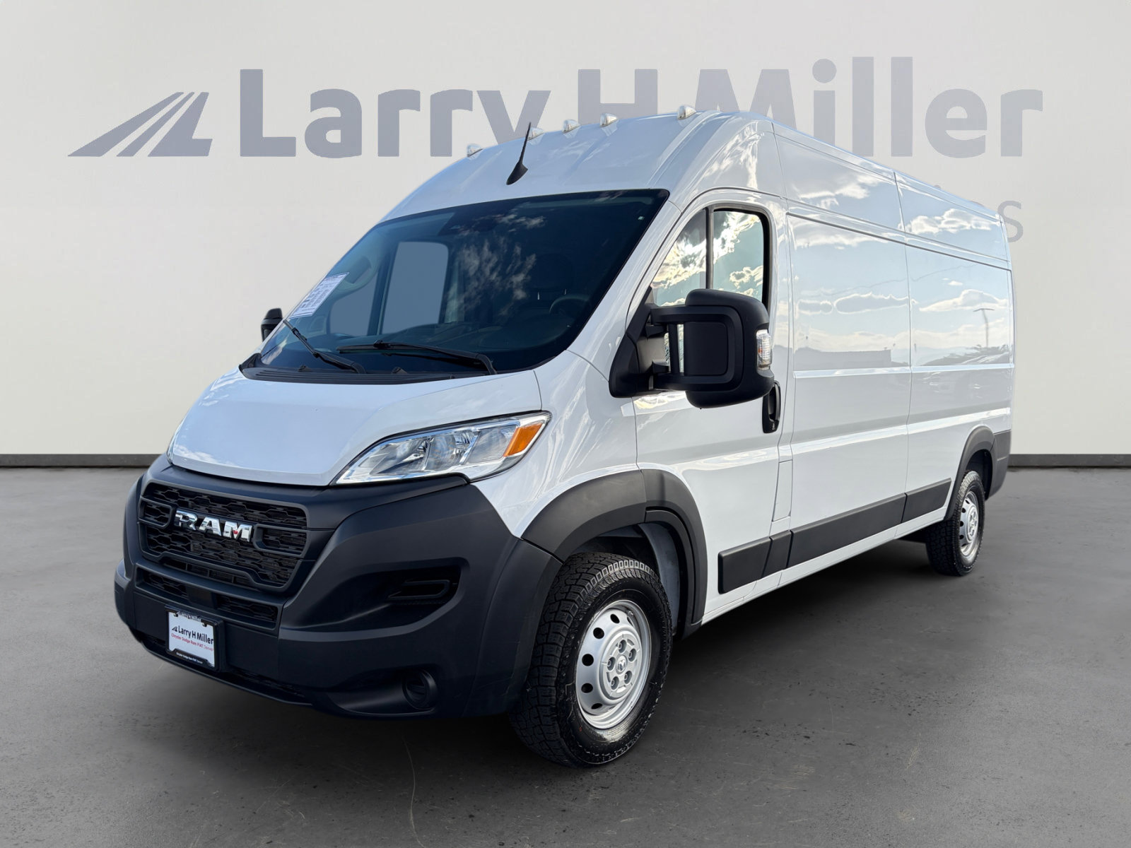 Used 2023 RAM ProMaster 2500 FWD image 1