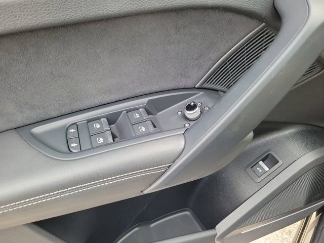 Used 2021 Audi SQ5 Premium Plus w/ Premium Plus Package image 19