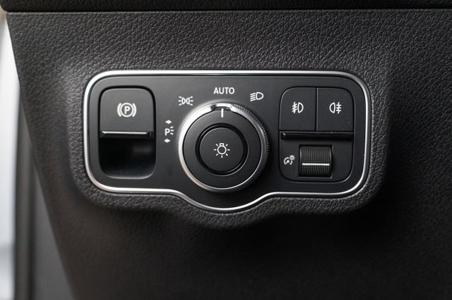 New 2026 Mercedes-Benz GLB 250 4MATIC image 22