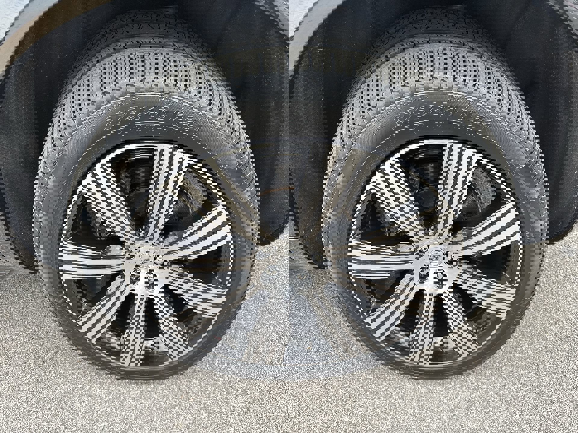 Used 2025 Volvo XC90 T8 Core w/ Protection Package Premier image 32