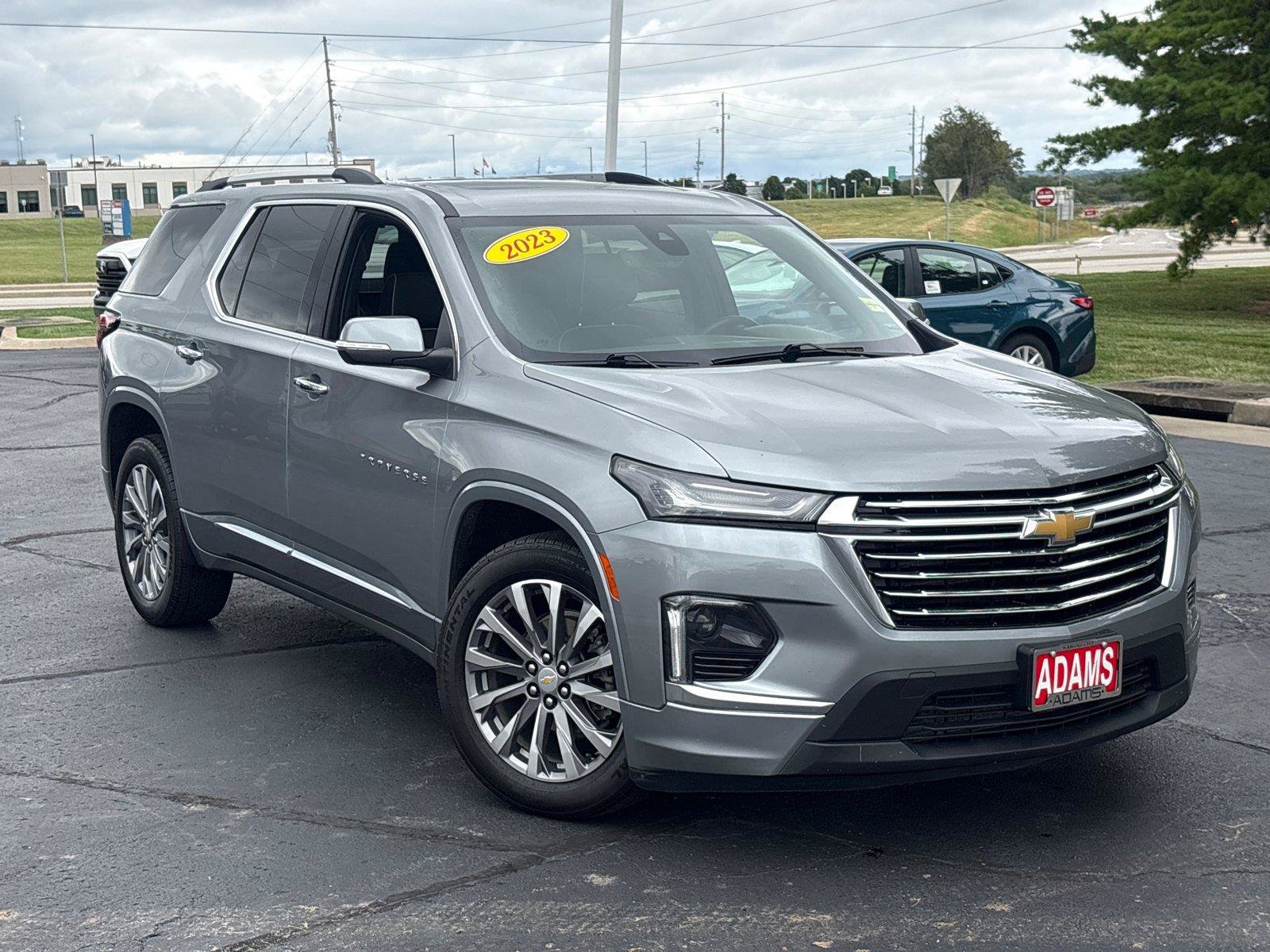 Used 2023 Chevrolet Traverse Premier AWD/4WD image 2