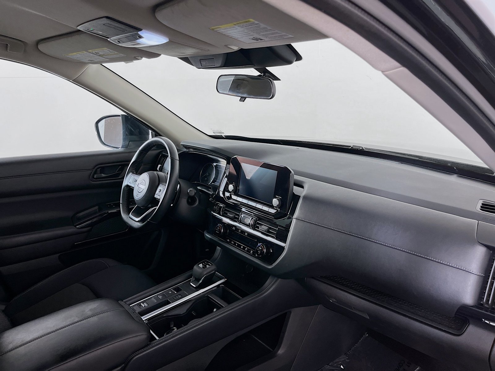 Used 2024 Nissan Pathfinder SV FWD image 36