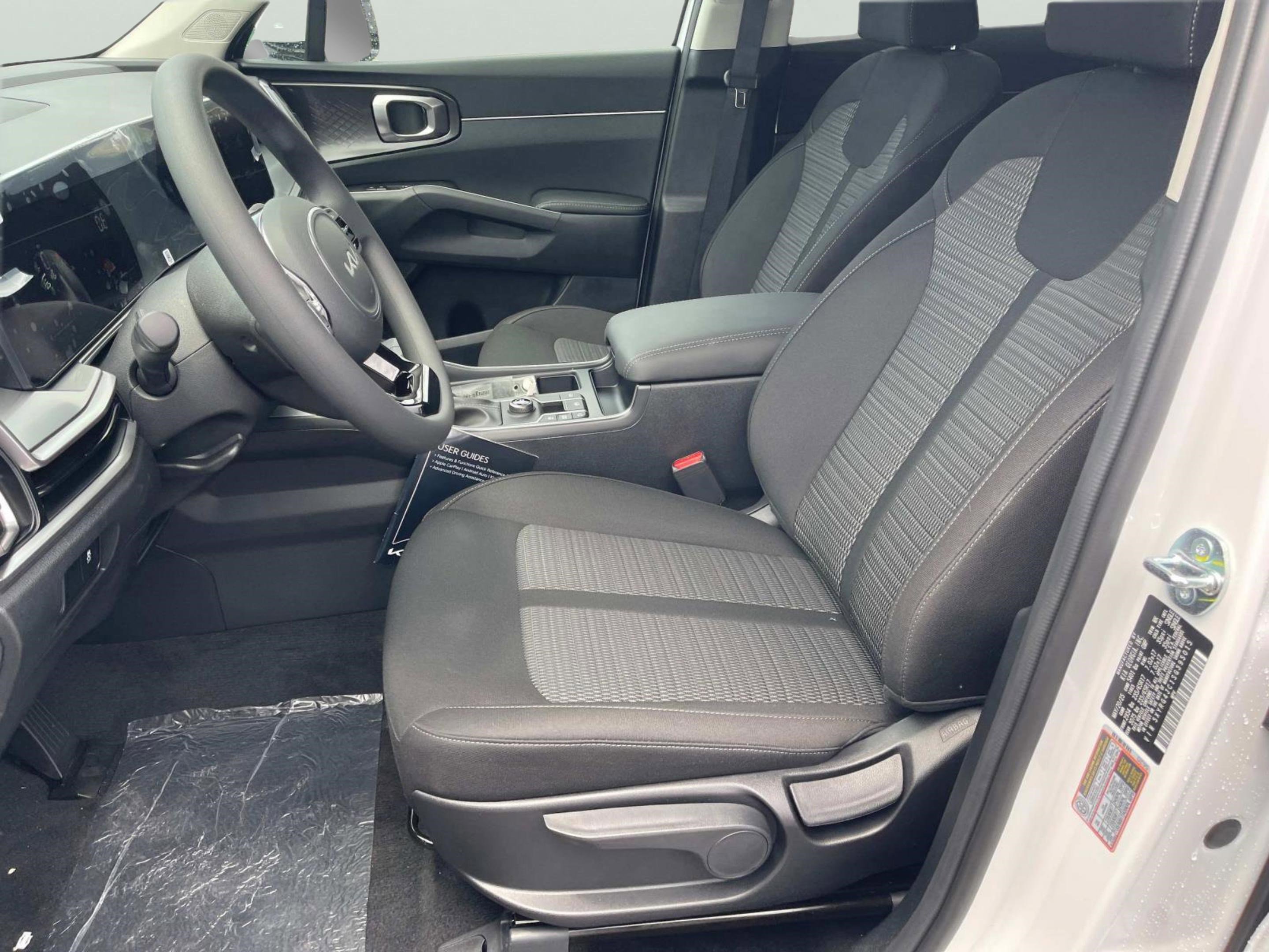 New 2025 Kia Sorento LX image 22