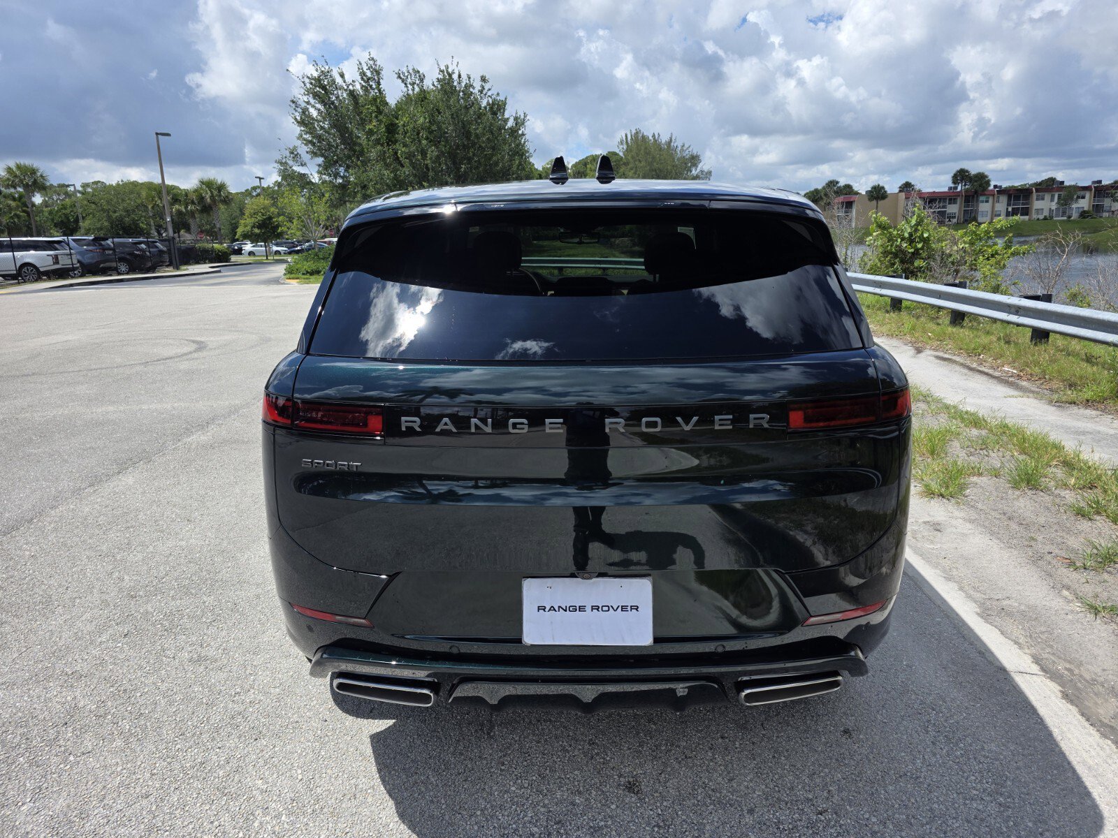 New 2026 Land Rover Range Rover Sport Dynamic SE AWD/4WD image 6