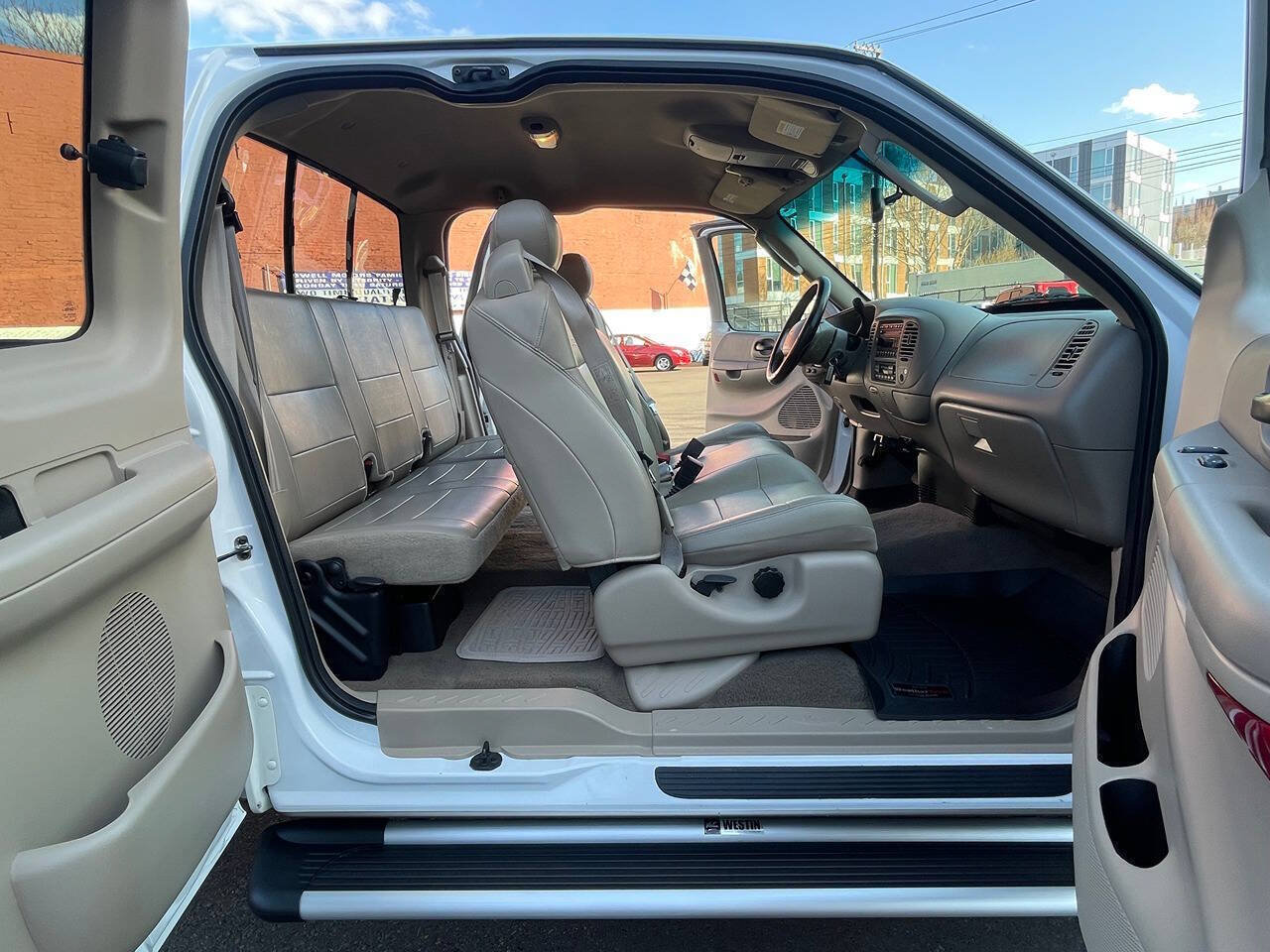 Used 2003 Ford F150 Lariat RWD image 22