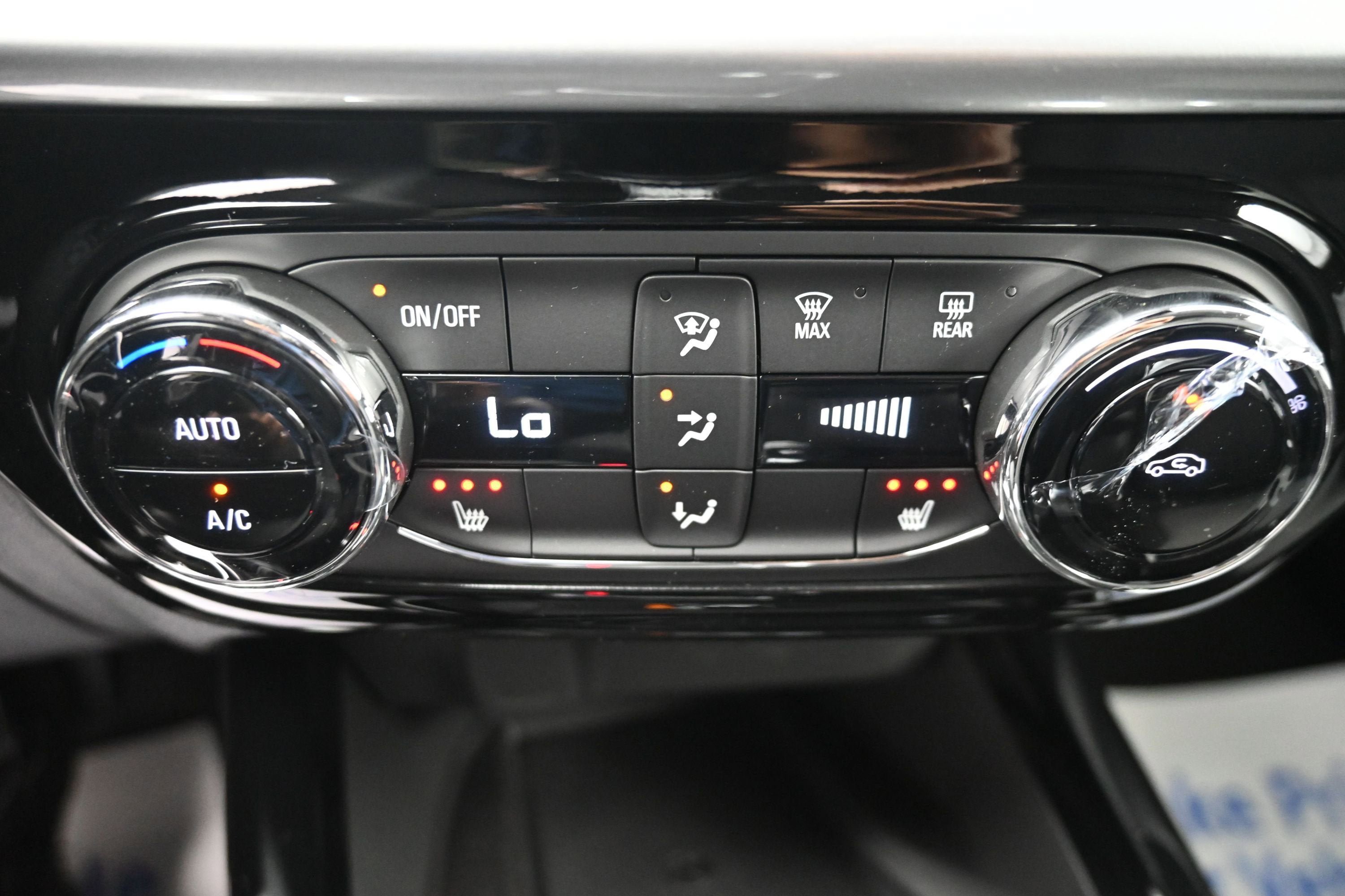 New 2026 Chevrolet Trax LT w/ Sunroof Package FWD image 15