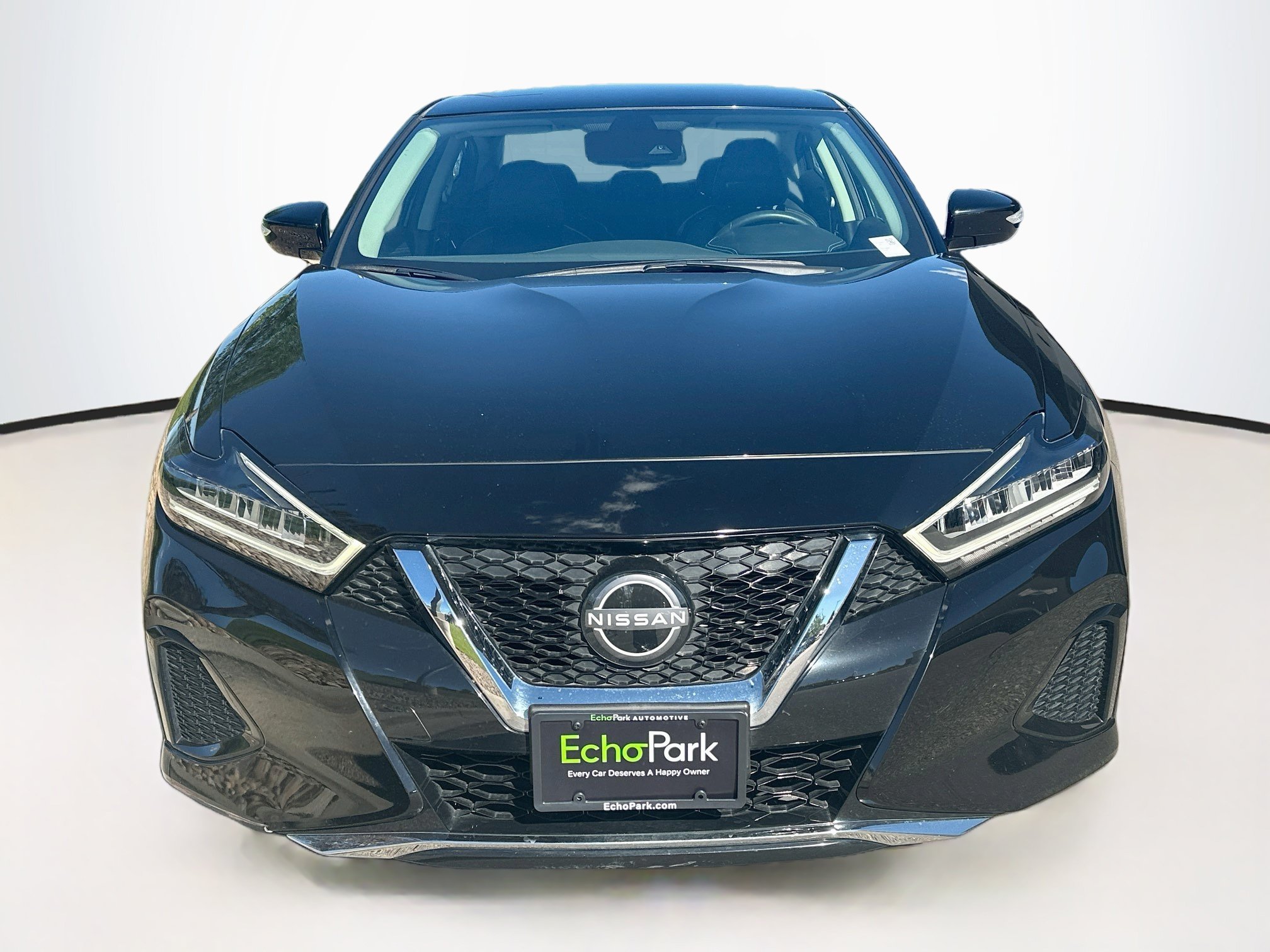 Used 2023 Nissan Maxima SV w/ Floor Mat Group FWD image 2