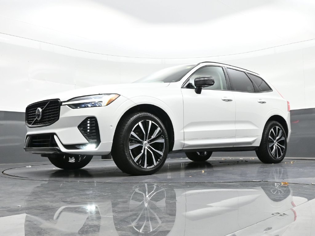 Certified 2024 Volvo XC60 B5 Plus AWD/4WD image 18