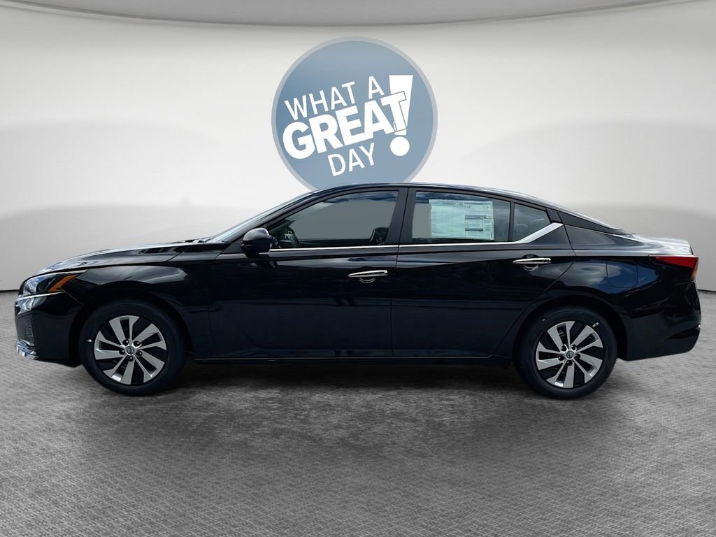Used 2025 Nissan Altima 2.5 S image 4