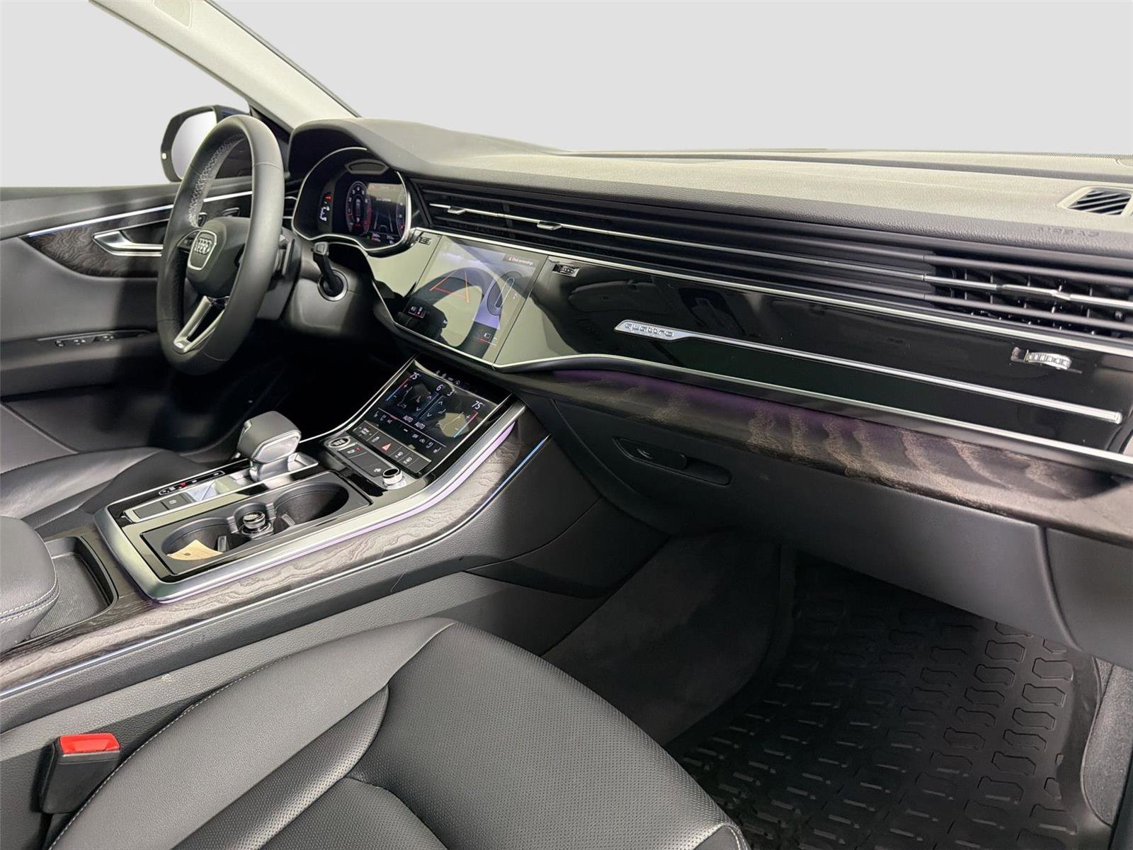 Used 2022 Audi Q8 Premium Plus AWD/4WD image 30