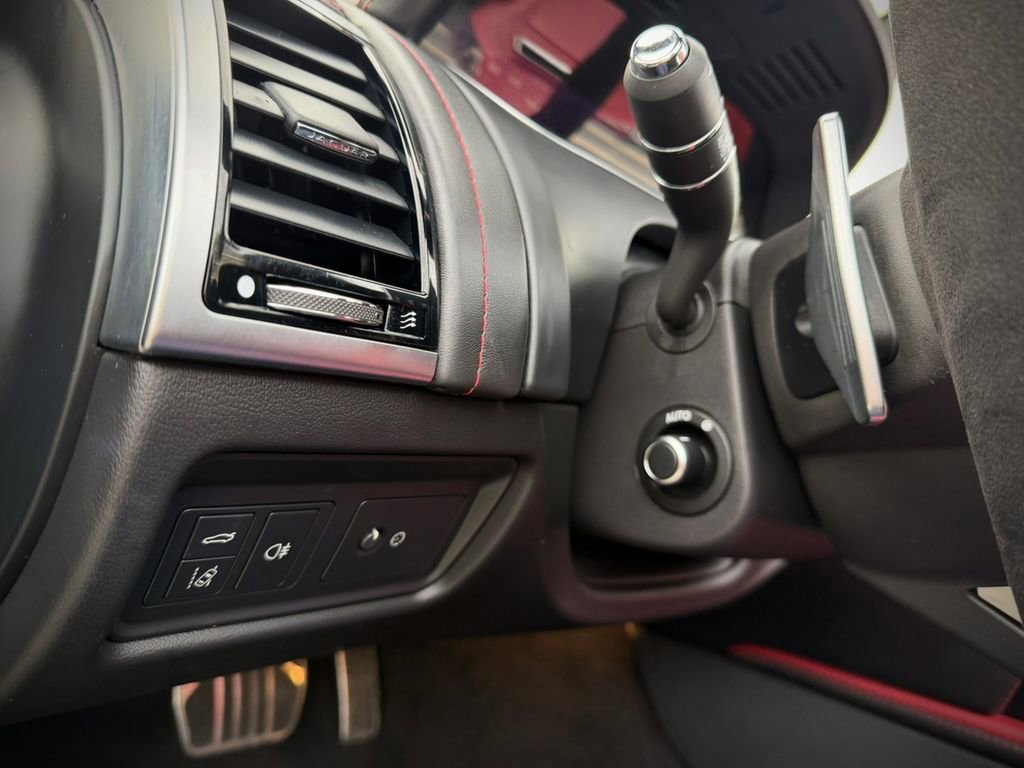 Used 2022 Jaguar F-TYPE P450 image 34