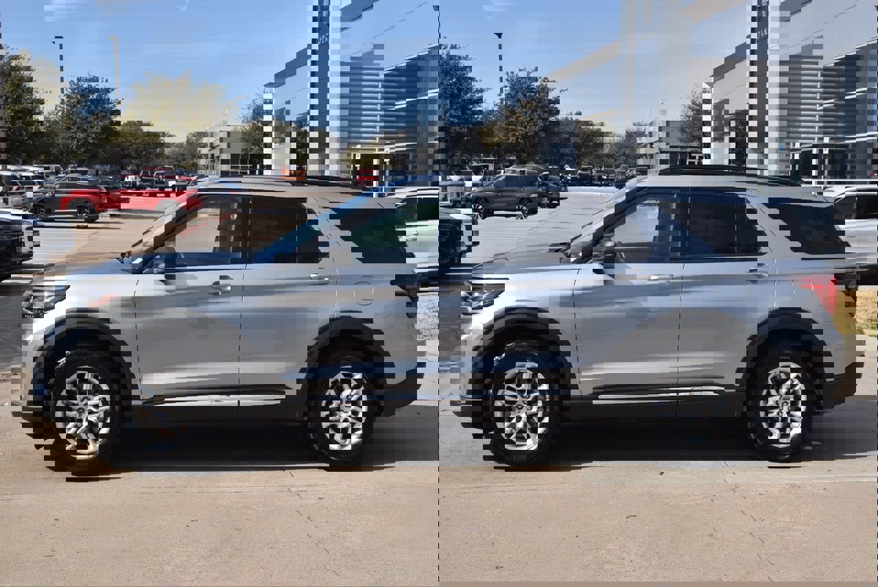 Certified 2025 Ford Explorer Active w/ Active Comfort Package image 12