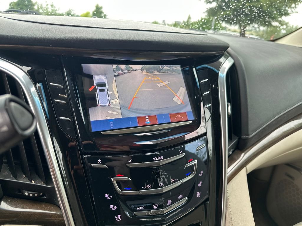 Used 2020 Cadillac Escalade ESV Luxury RWD image 28