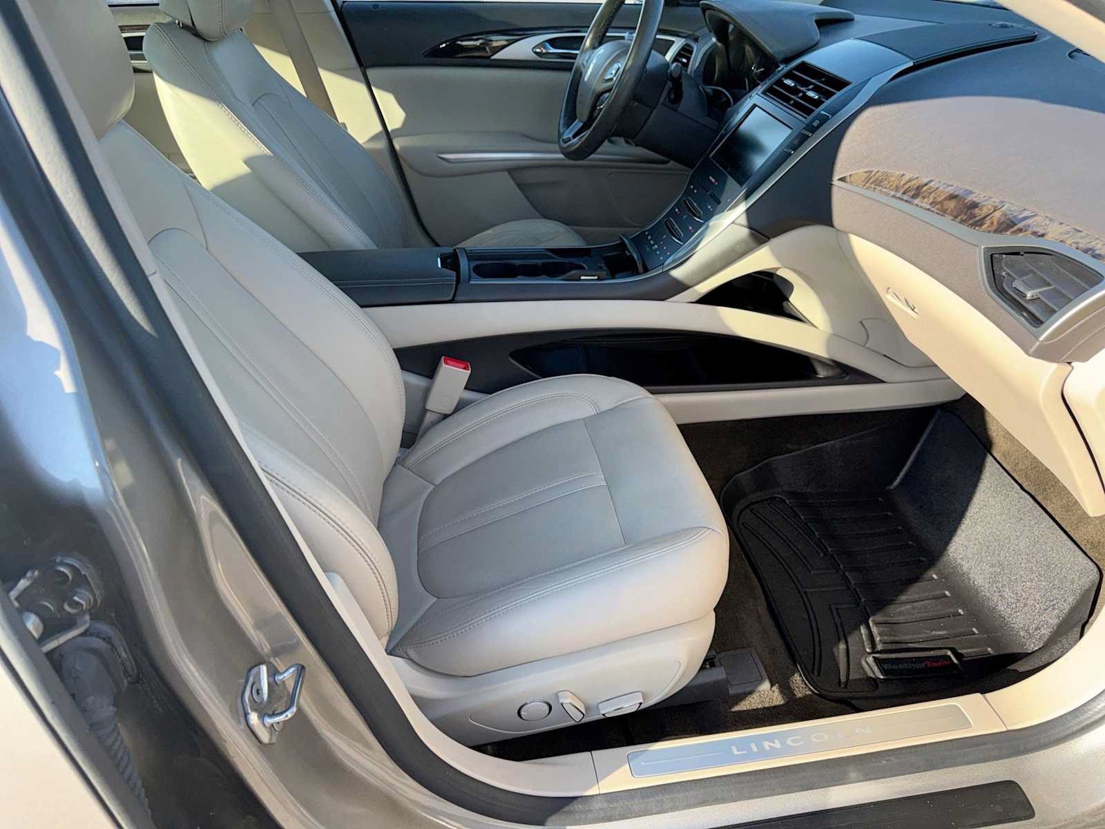 Used 2016 Lincoln MKZ Hybrid w/ Equipment Group 600A Reserve FWD image 20