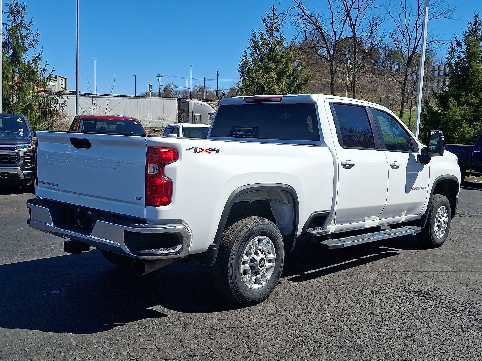 Used 2025 Chevrolet Silverado 2500 LT w/ Convenience Package AWD/4WD image 6