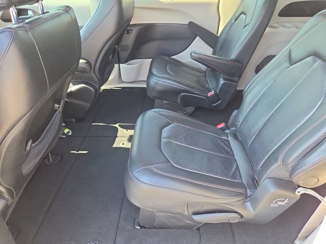 Used 2019 Chrysler Pacifica Touring-L FWD image 12