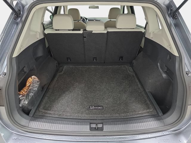 Used 2019 Volkswagen Tiguan S w/ Driver Assistance Package AWD/4WD image 34