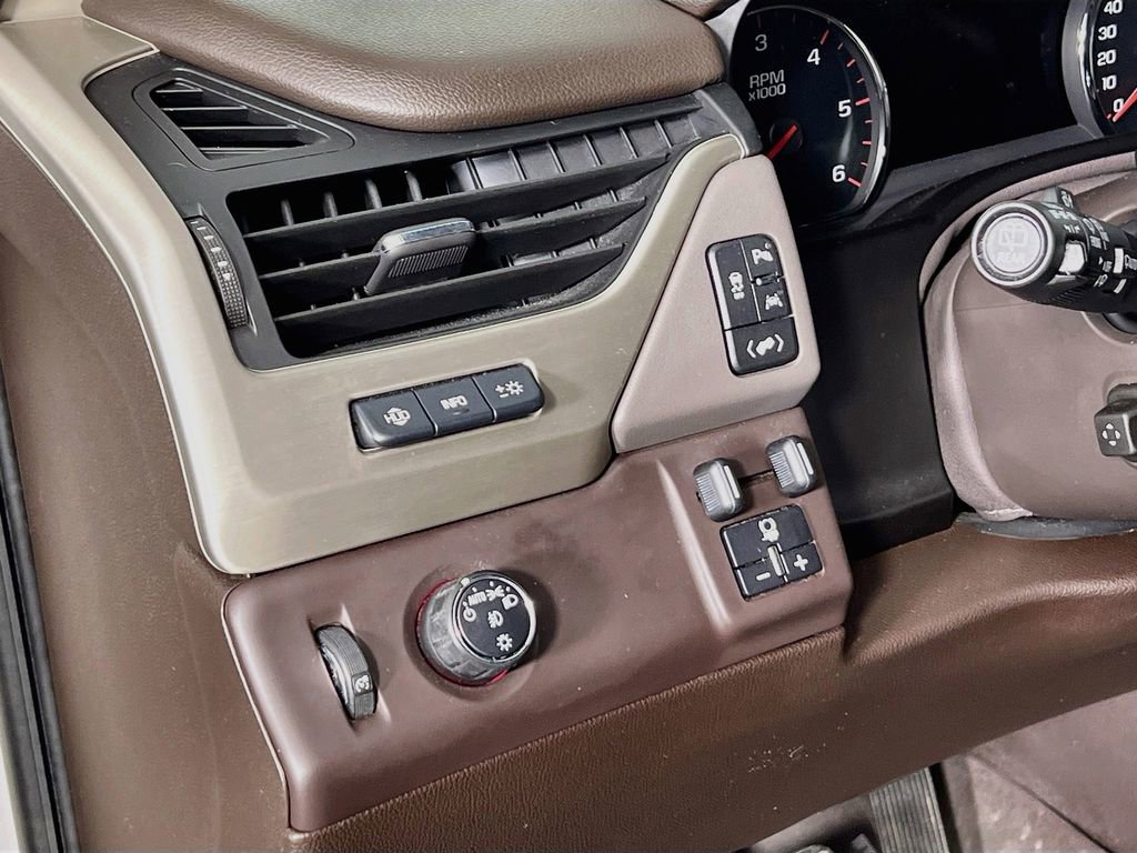 Used 2016 GMC Yukon XL Denali RWD image 9