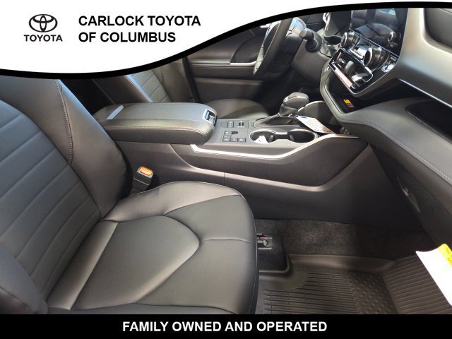 New 2026 Toyota Highlander AWD image 23