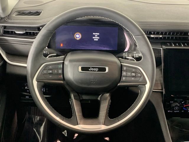 Used 2023 Jeep Grand Cherokee Limited image 17