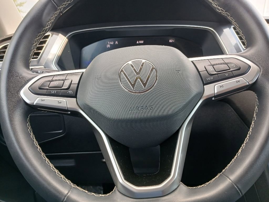 Used 2024 Volkswagen Tiguan SE image 16