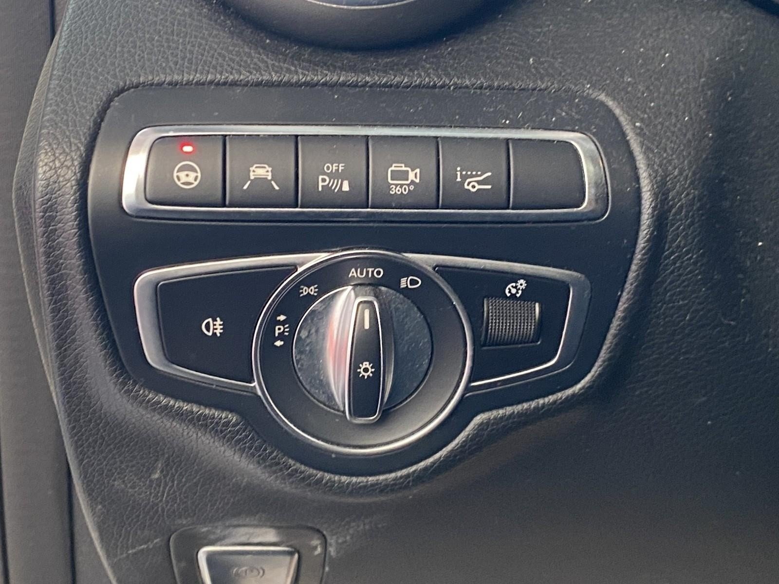 Used 2018 Mercedes-Benz GLC 300 4MATIC Coupe image 24