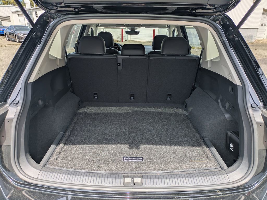 Certified 2022 Volkswagen Tiguan SE image 13