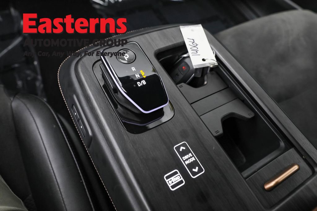 Used 2024 Nissan Ariya AWD image 13