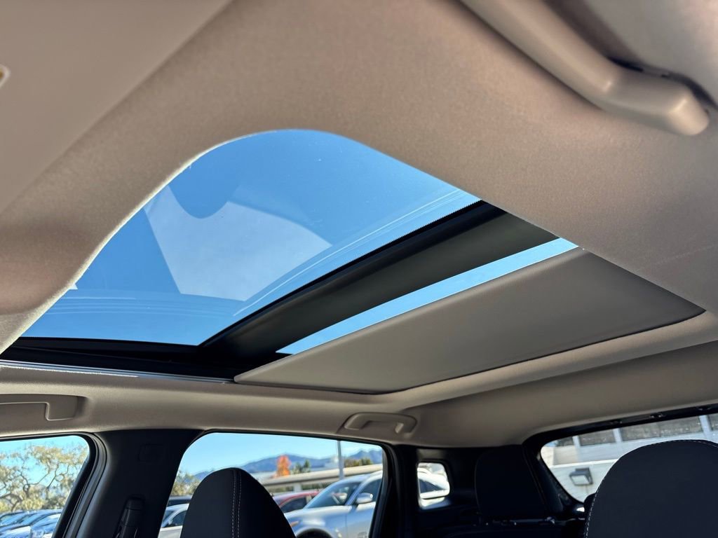 New 2026 Nissan Kicks SV w/ SV Premium Package FWD image 8